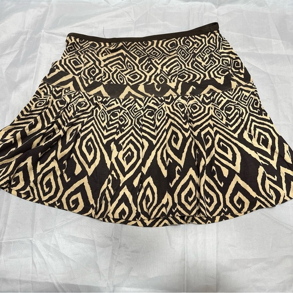 Diane‎ Von Furstenberg Skirt Women's Size 2 Silk  Geometric Tribal Mini - Picture 1 of 8
